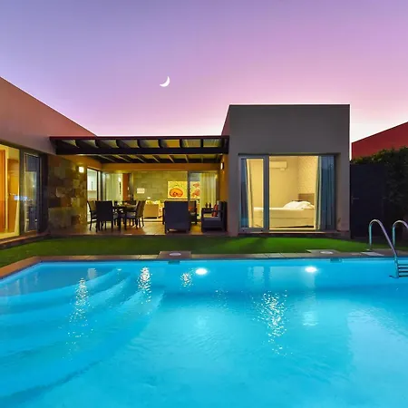 Salobre Golf Dos Luxury Retreat In Gran Canaria Private Outdoor Heatable Pool Bbq Facilities Shaded Outdoor Dining Area Salobre Golf, Las Palmas de Gran Canaria