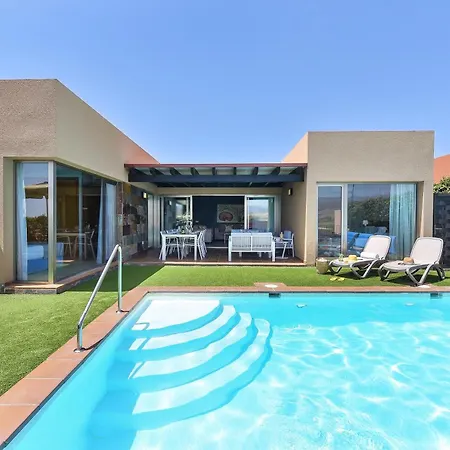 Salobre Golf Dos Luxury Retreat In Gran Canaria Private Outdoor Heatable Pool Bbq Facilities Shaded Outdoor Dining Area Salobre Golf, Villa Las Palmas de Gran Canaria