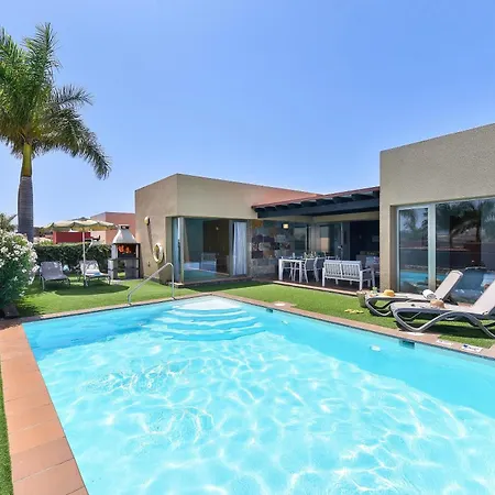Salobre Golf Dos Luxury Retreat In Gran Canaria Private Outdoor Heatable Pool Bbq Facilities Shaded Outdoor Dining Area Salobre Golf, Las Palmas de Gran Canaria