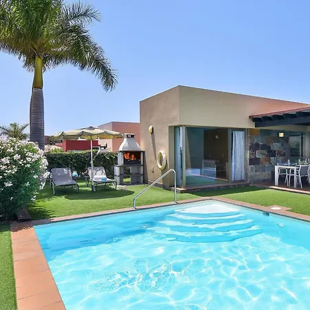 Salobre Golf Dos Luxury Retreat In Gran Canaria Private Outdoor Heatable Pool Bbq Facilities Shaded Outdoor Dining Area Salobre Golf, Villa Las Palmas de Gran Canaria